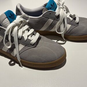 Adidas Grey and White Sneakers with Teal Highlights. Men’s 9.5 or woman’s 11.5